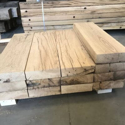 Zwevende houten trap