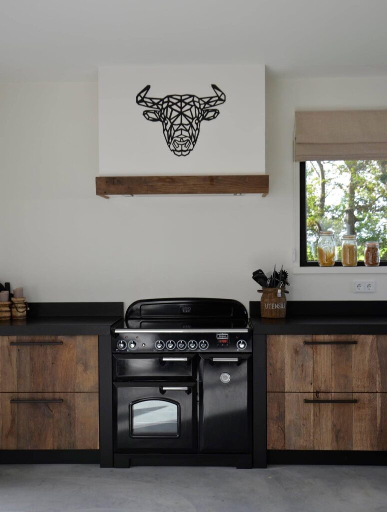 Kitchen old wood