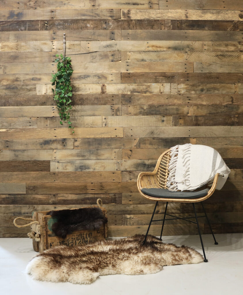 wooden wall cladding made of oak wood
