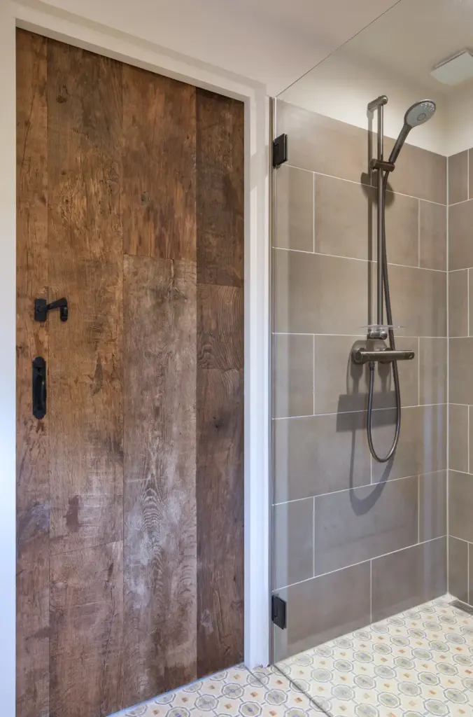 Binnendeur eik in badkamer