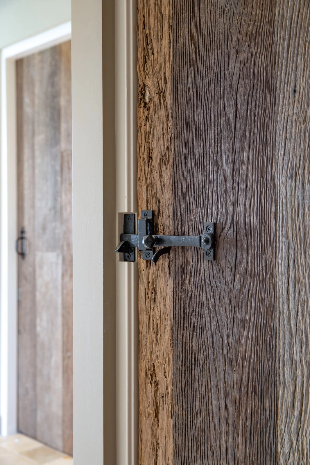 Oud eiken binnendeuren in woning