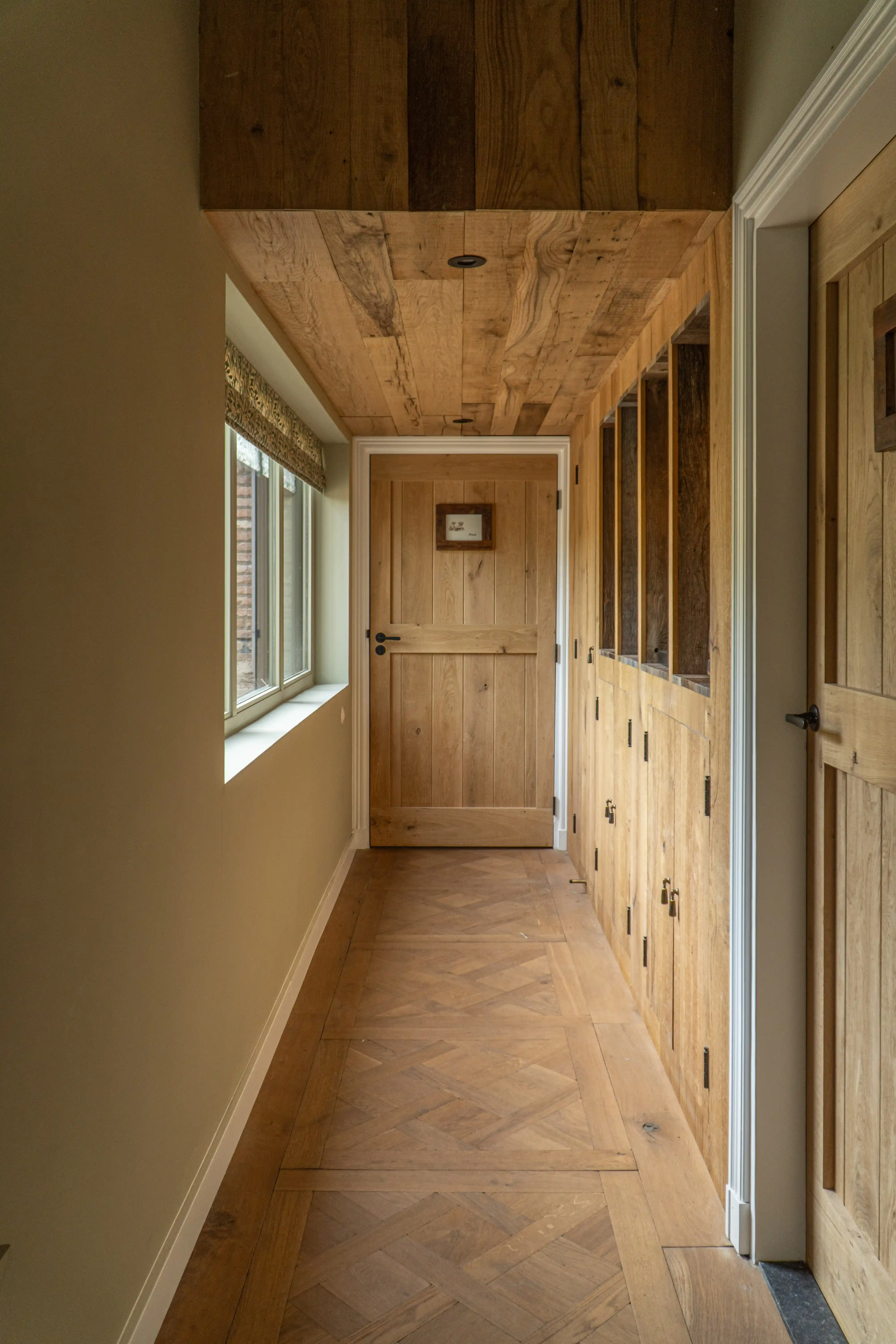 Oude eiken plafondbekleding