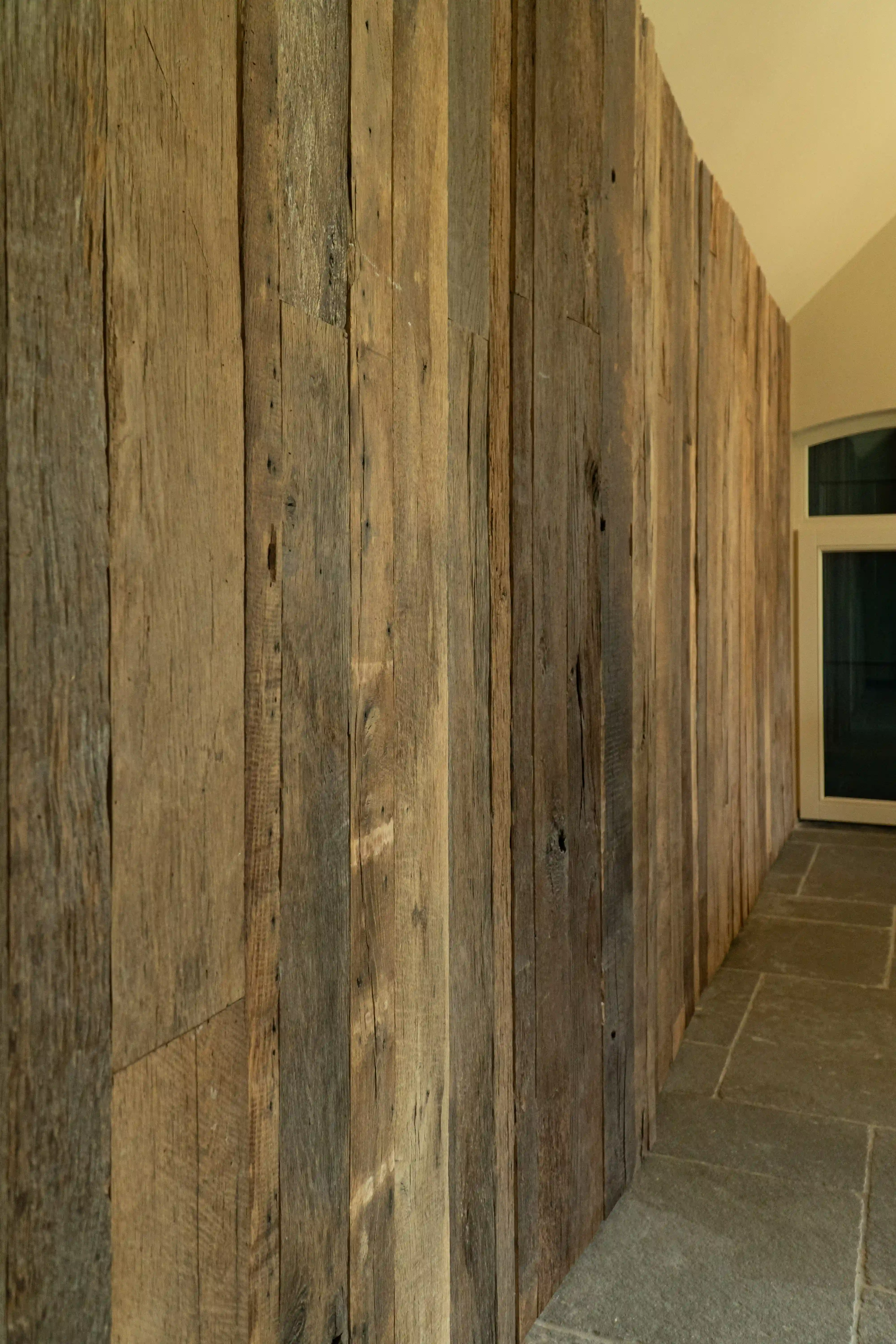 Wandbekleding van barnwood