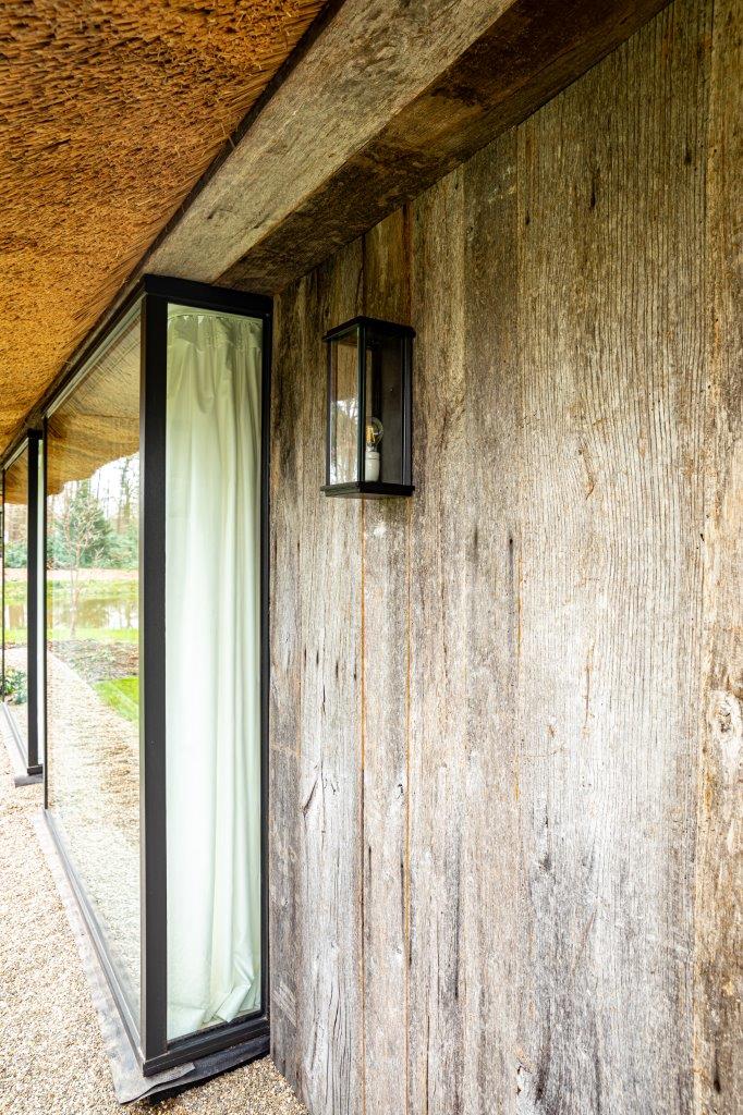Barnwood gevel met eiken