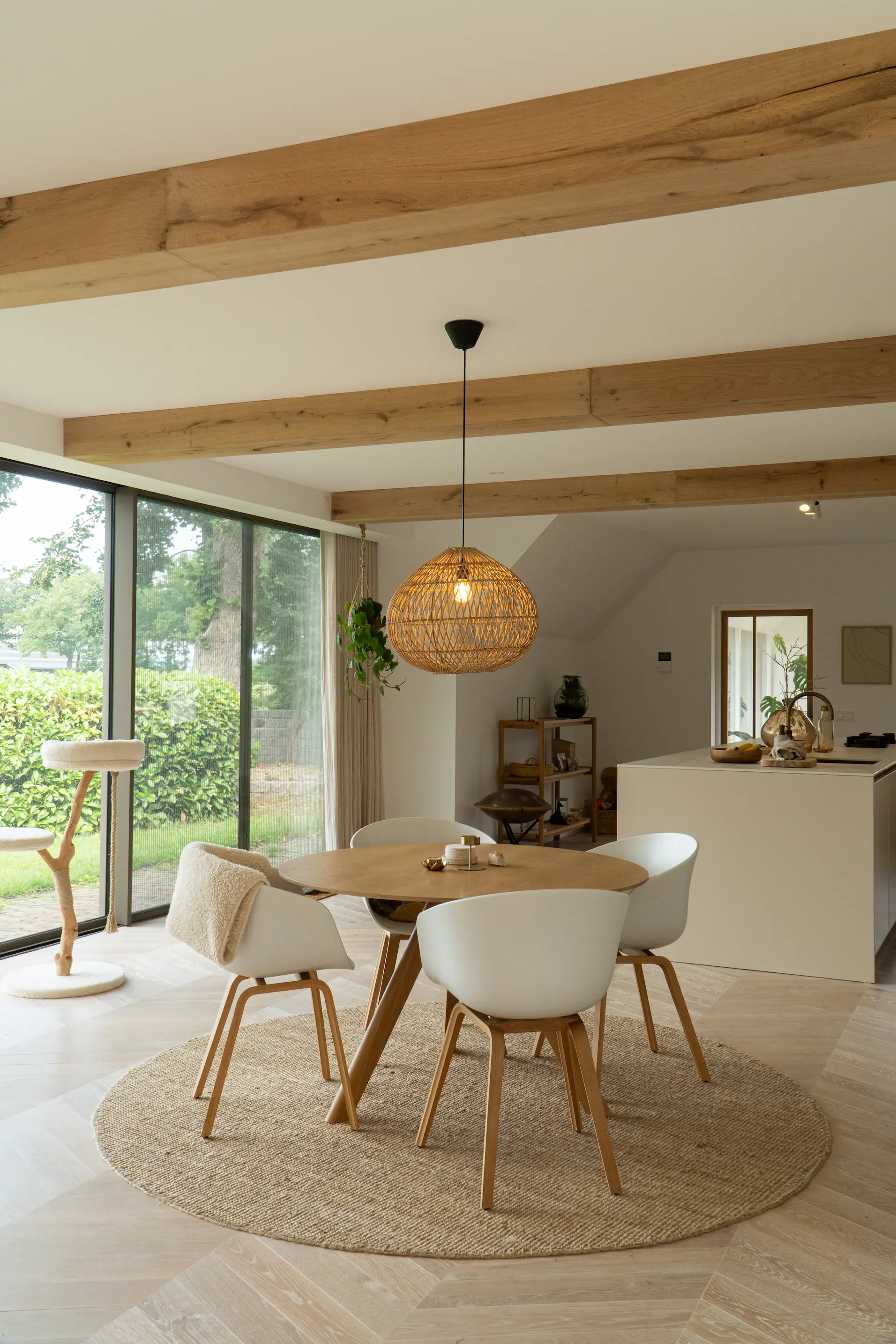 Stalen balk bekleden met hout