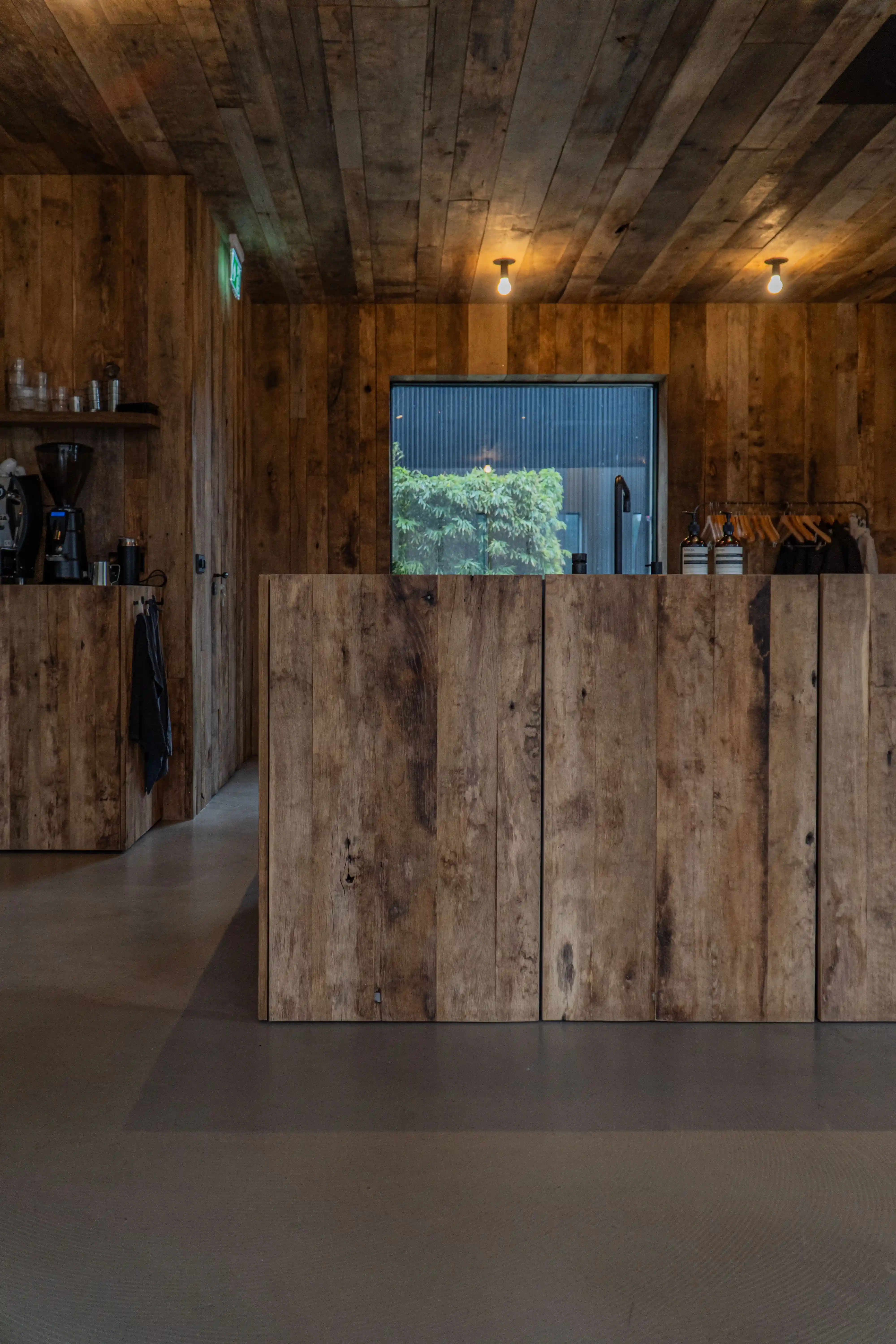 barnwood keuken met unieke kleuren