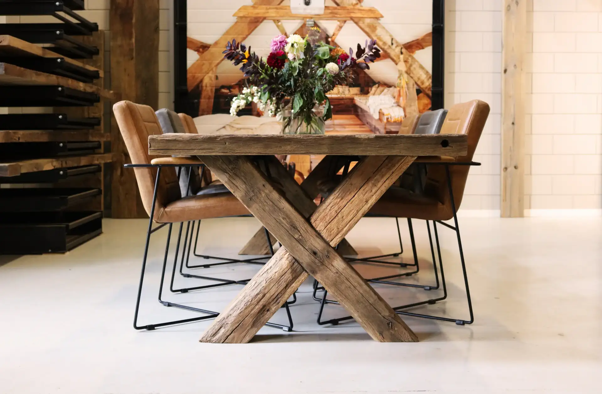 Antieke kloostertafel oud eiken van duurzaam hergebruikt hout