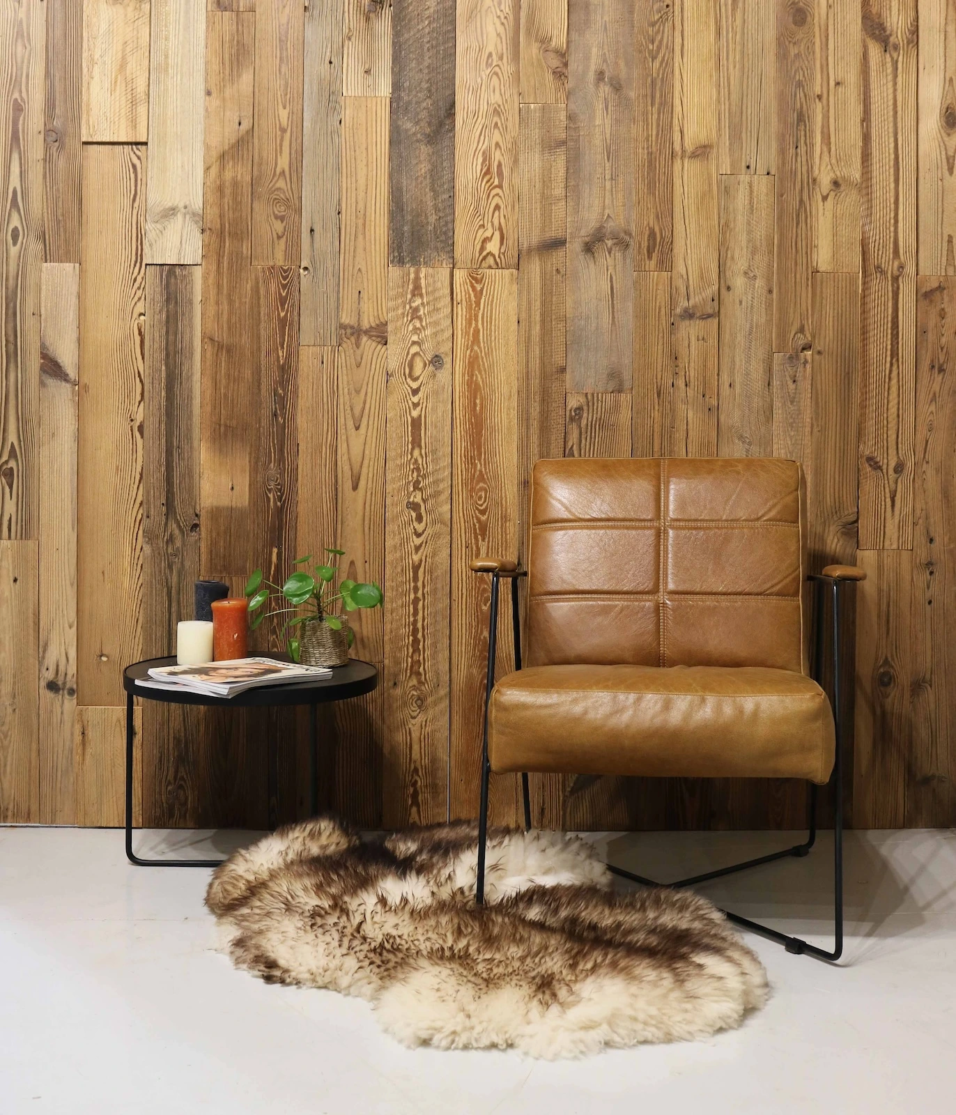 Houten muurbekleding voor in de woonkamer