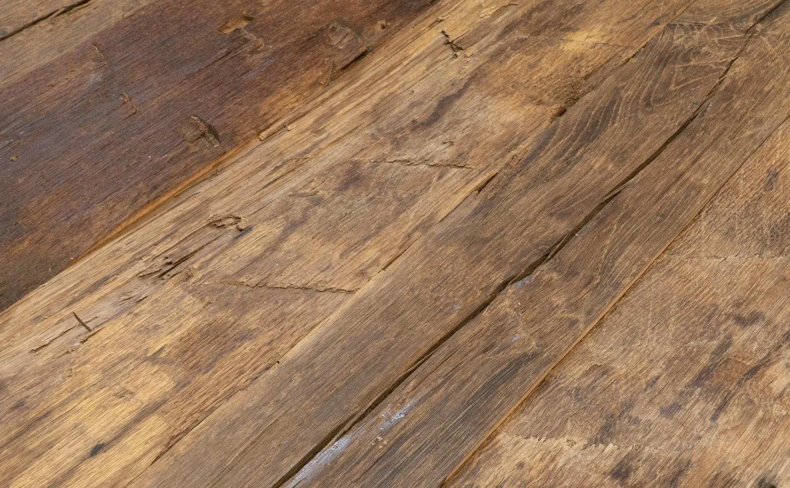 Oude eiken planken geborsteld