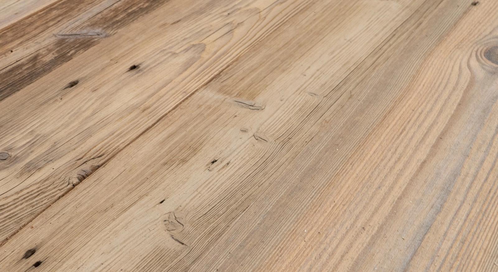 Oud grenen planken bruin