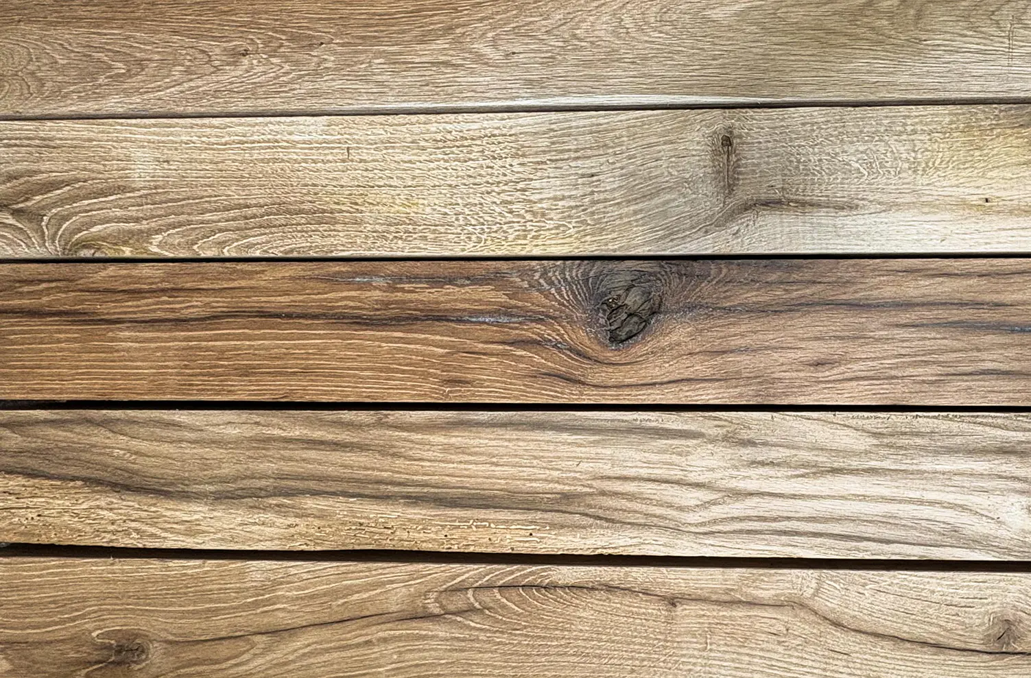 Oud eikenhout met doorleefde nerf