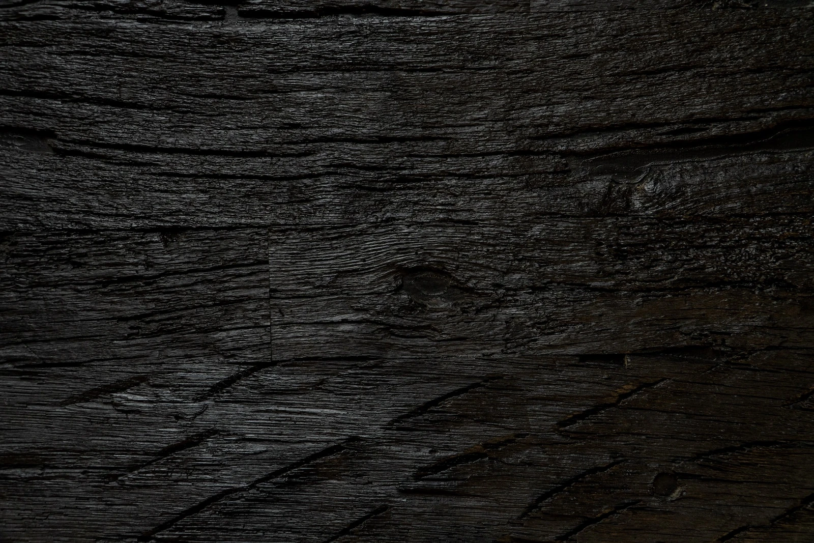 Oud hout in robuuste stijl
