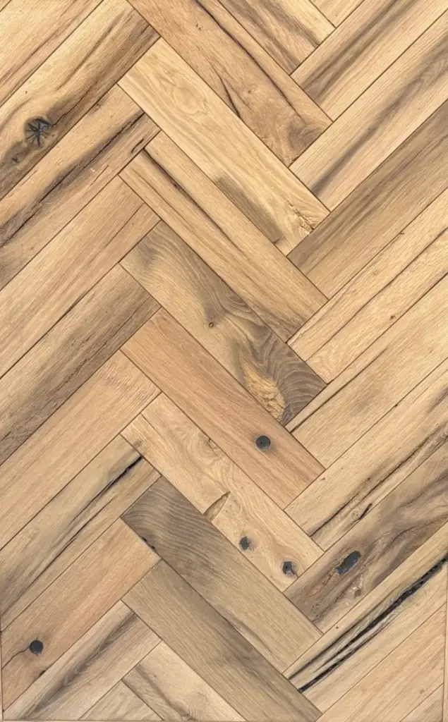 oud eiken visgraatvloer van recycled hout