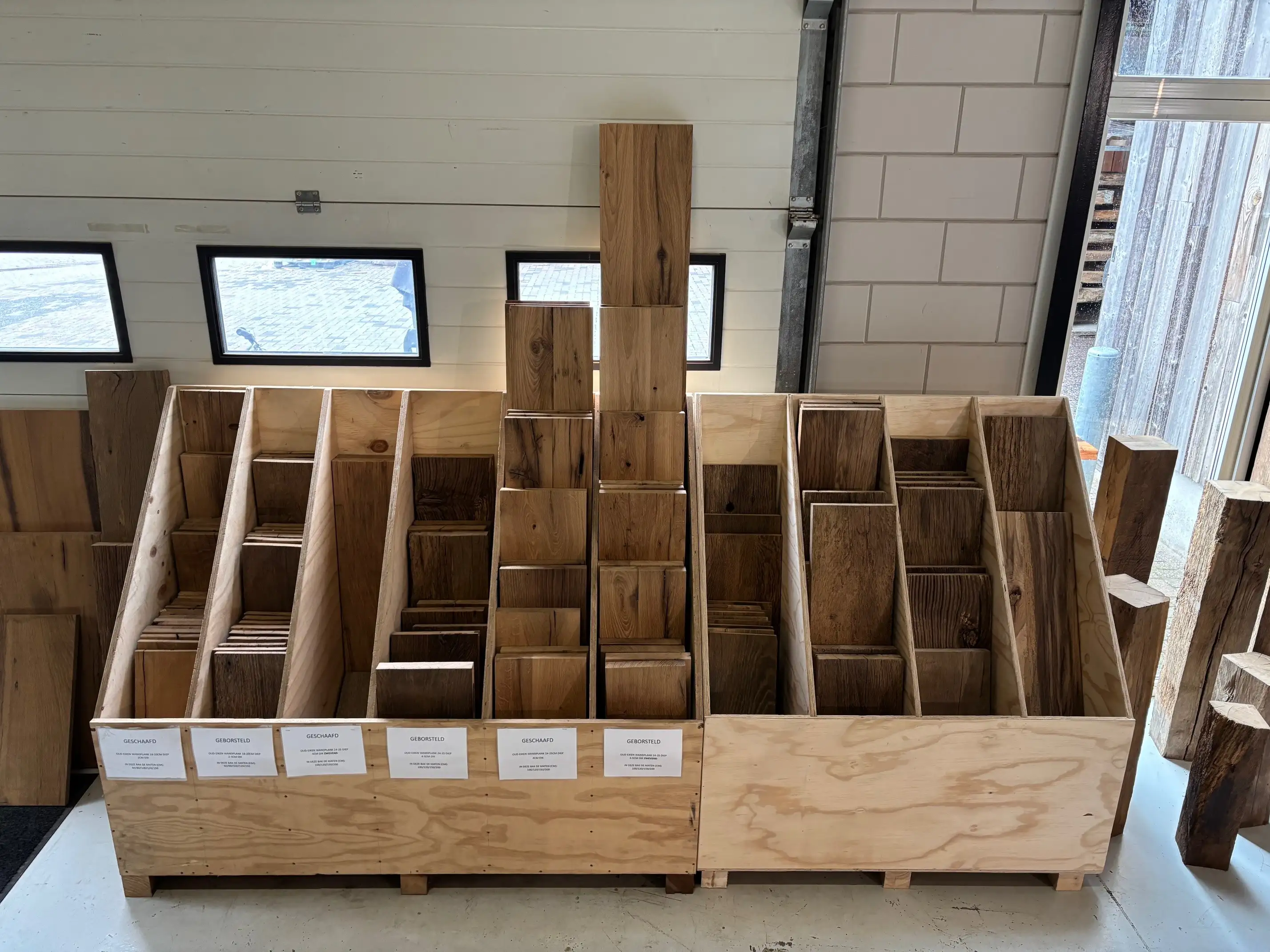 zwevende wandplank eikenhout massief met onzichtbare bevestiging