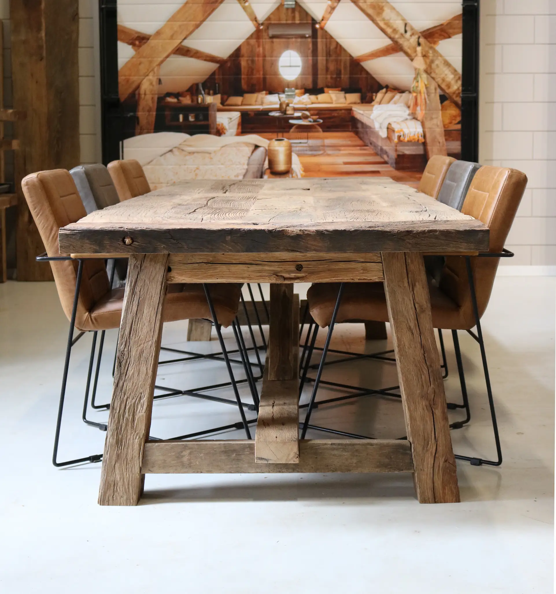 Robuuste oude eiken tafel