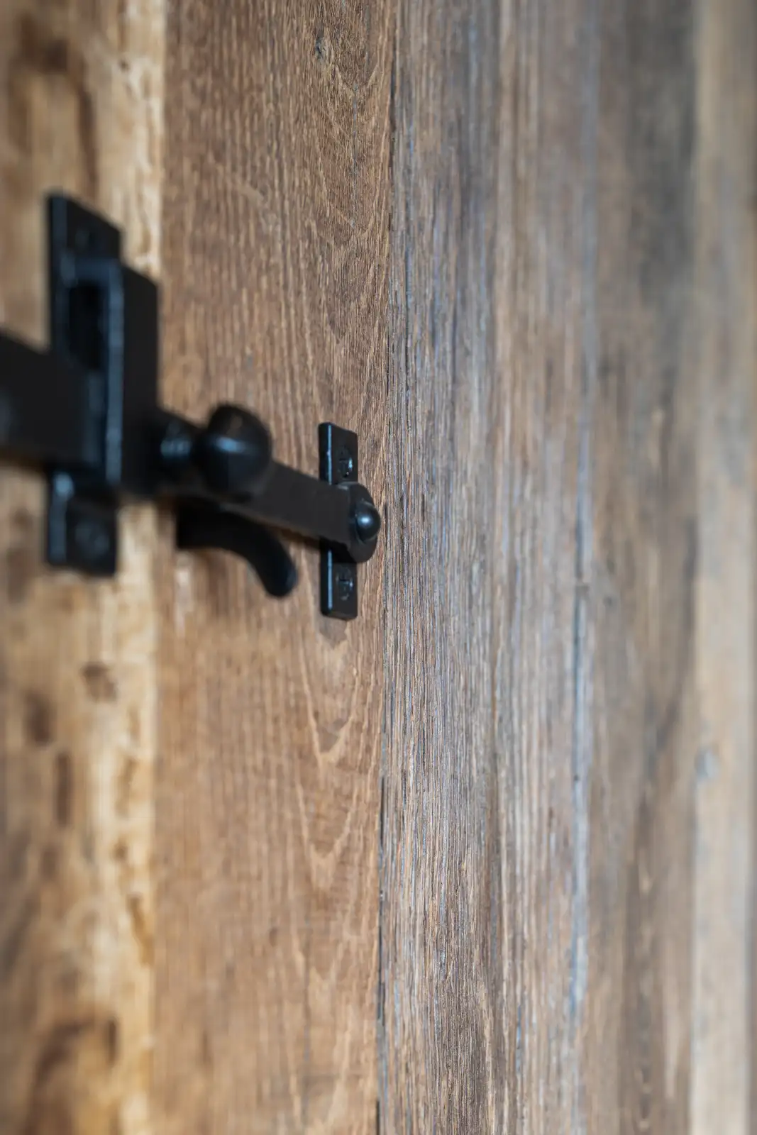 Detail foto van een landelijke eiken deur